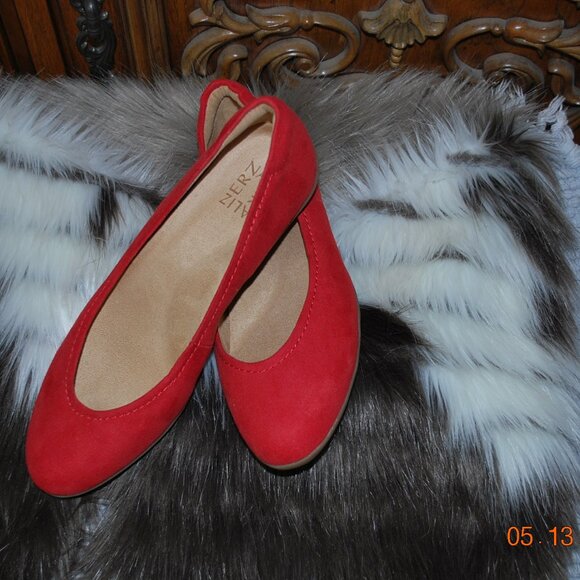 Naturalizer Red Flats  New - Picture 1 of 3